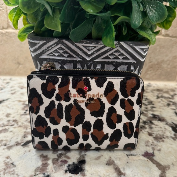 ✨ Brand New Kate Spade ♠️ Madison Spotted Leopard Small L-Zip Wallet ✨ - Picture 12 of 12